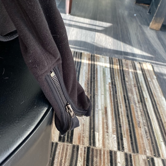 Lululemon size 6 fuzzy wrap - Picture 4 of 6